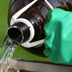 Jakie rękawiczki do laboratorium chemicznego zapewnią najlepszą ochronę?