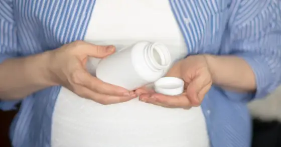 Paracetamol w ciąży - czy jest bezpieczny? Sprawdź, zanim weźmiesz!